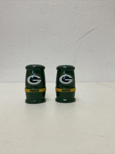 Green Bay Packers Ceramic Salt and Pepper Shakers Green and Yellow - Picture 1 of 12