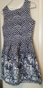 Untwine It Plisseekleid, Vintage bedruckt. Neu mit Etikett Medium. Kostenloser Versand - Bild 1 von 6
