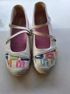 SKECHERS LADIES WHITE WALKING SHOES - Picture 1 of 10