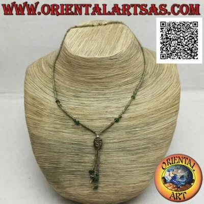 Collana girocollo, giada verde grezza e argento 925 ‰ infilati con ciuffetto (pa - Immagine 1 di 2