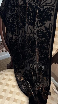 Bufanda de terciopelo negro/marrón Chico’s con etiqueta Foto 1 de 3