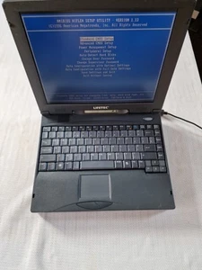Lifetec LT 9886 Vtg Laptop For Parts Read Description power on tested only - Afbeelding 1 van 16