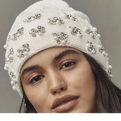 Gorro Anthropologie plano blanco estrás Foto 1 de 2