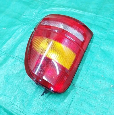 Conjunto de luz trasera de freno derecha Ford Windstar 1995-1998 OEM F58B-13440-A Foto 1 de 4