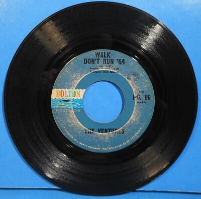 THE VENTURES WALK DON'T RUN '64~ THE CRUEL SEA 7" 45 RPM 1964 PLAYS GREAT! VG!!B - Image 1 of 2