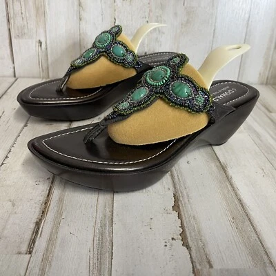 Sandalia DONALD J PLINER Cuero y Piedra Verde Medallones Slide Tacón Gatito Talla 8M Foto 1 de 4