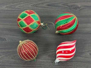 Juego de 4 adornos varios rojos, verdes, dorados y blancos - Imagen 1 de 13