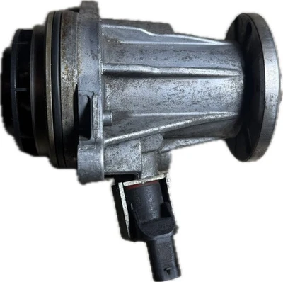 Land Rover Range Rover Sport L494 Diesel Water coolant pump FW938501AB - Image 1 of 3