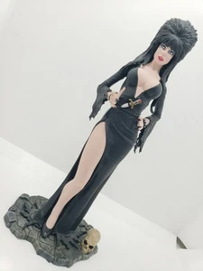 Amok Time Toys Monstarz ELVIRA MISTRESS OF THE DARK Action Figure - Picture 1 of 11