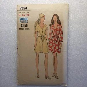 Vestido de una pieza sin cortar con patrón Vogue # 7823 talla 14 busto 36 cadera 38 - Imagen 1 de 3