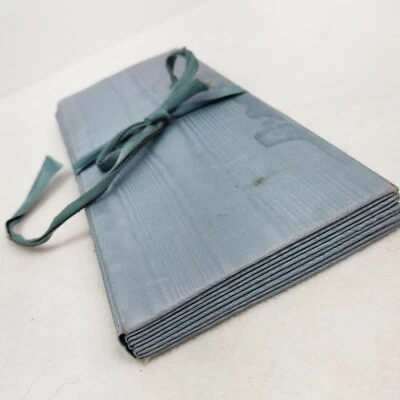 Cinta de satén vintage años 50 60 índice de guantes de Albert en polvo azul pastel moire Foto 1 de 4