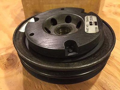 1984 85 道奇 PLYMOUTH 克莱斯勒 B-150 NOS MOPAR A/C 压缩机 PULLEY 3847179 — 第 1/2 张图片