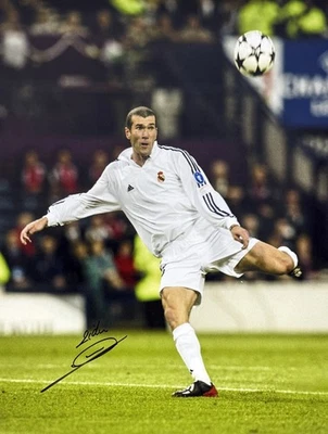 ZINEDINE ZIDANE SIGNED 16x20 REAL MADRID FOOTBALL PHOTO PROOF ALLSTARS EXCLUSIVE - Image 1 of 3
