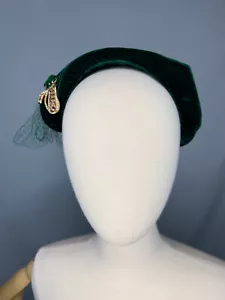 1940s Deep Green Asymmetric Evening Hat w/ Brooch & Net, DuBarry French Adaptati - Picture 1 of 12