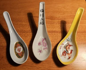 3 Ramen Soup Spoons 2 Porcelain and 1 Plastic - Picture 1 of 4