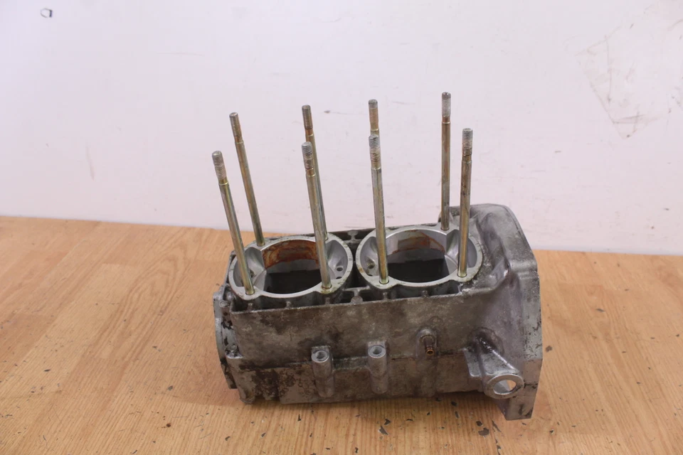 1993 年 YAMAHA VENTURE GT 曲轴箱/主发动机箱-套装 — 第 1/4 张图片