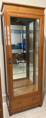 Vitrina de curiosidades de teca Polim 3 estantes ajustables Foto 1 de 3