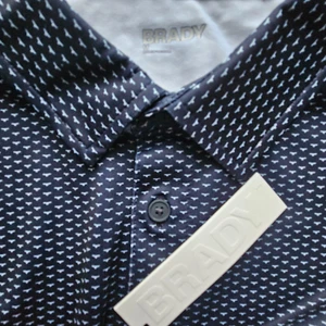 Tom Brady Polo Shirt Mens Medium Performance Golf All Over Print Stone Blue NWT - Picture 1 of 9