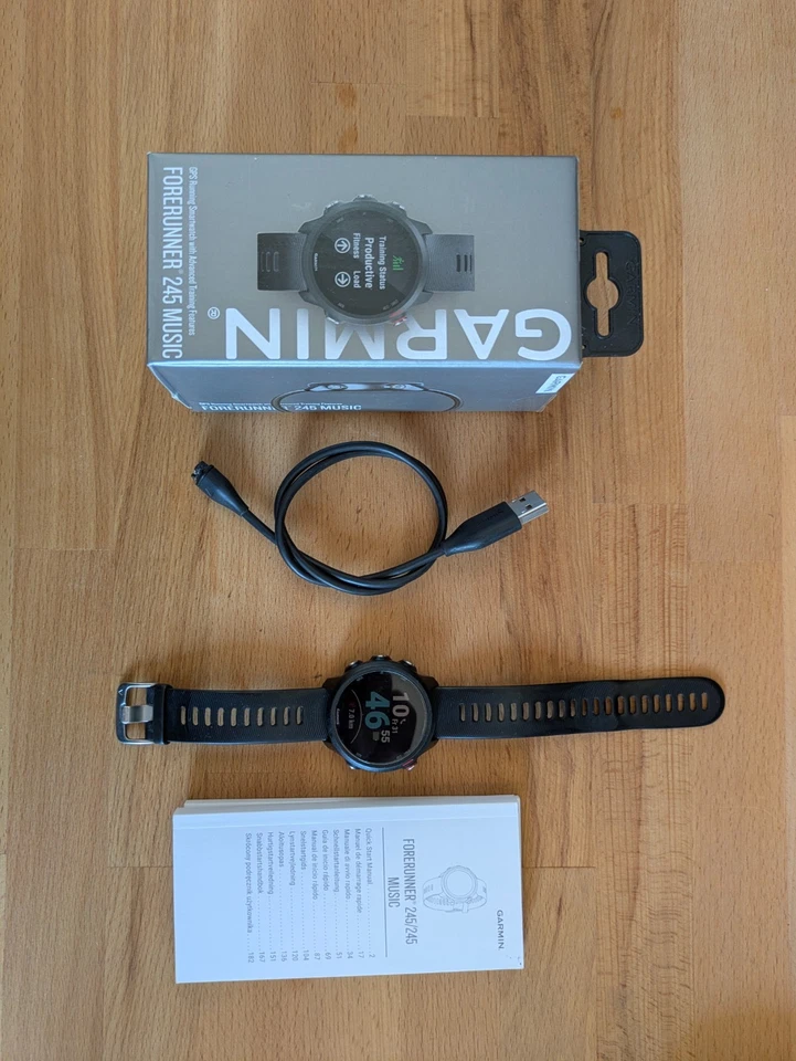 Garmin Forerunner 255 Music 45 mm Schwarzer Gehäuse und Armband GPS Smartwatch - - Bild 1 von 4