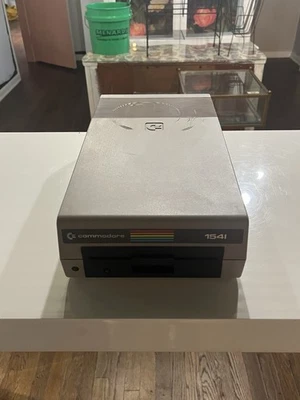 VINTAGE COMMODORE 1541 FLOPPY DISC DRIVE - (POWER TESTED ONLY/ FOR PARTS) - Image 1 of 4