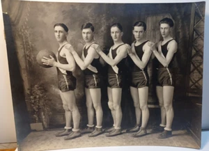Men’s Basketball Team Vintage Picture Photo 1910's 7 1/4" x 9 1/4" RRP 550 - Picture 1 of 4