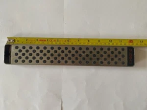 Global G4230 -30cm Stainless Steel Magnetic Knife Rack - Picture 1 of 2