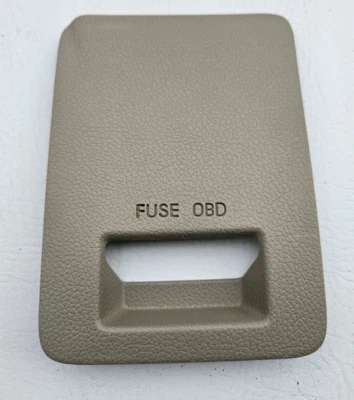 11-15 Kia Optima Interior  Fuse Cover Tan OEM P/N 84756-4C000 - Image 1 of 4