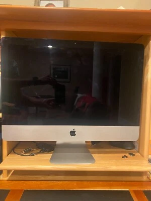 Apple iMac (21.5-Inch Late 2013) 2.7GHz Intel Core i5, 1TB HDD, 8GB Memory - Image 1 of 4