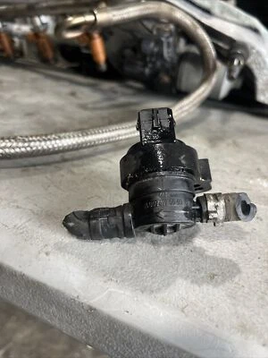 Válvula de purga de bote de vapor para Mercedes-Benz E320 S430 S500 1998-2006 0004701593 Foto 1 de 3