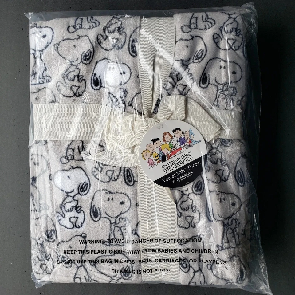 Berkshire Peanuts VelvetSoft Throw Fleece Blanket Just Snoopy Sit Stand Walk New - Image 1 of 1