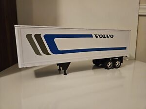 1/32 Scale Plastic Volvo Trailer By NewRay