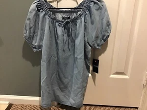 Woman's Top - Picture 1 of 6