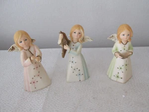 VINTAGE CHRISTMAS ANGEL FIGURINES HARD RESIN PLASTIC BRITISH HONG KONG LOT OF 3 - Picture 1 of 5
