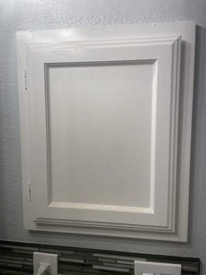 Антикварная дверь медицинского шкафа из массива дерева 1980-е белая краска - Изображение 1 из 4