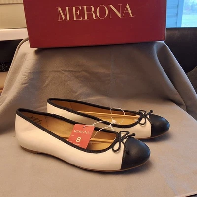 Nuevo en caja Merona Madeline planos marfil con dedos negros talla 8 Foto 1 de 4