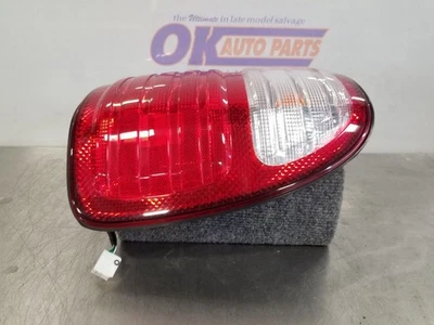 01 2001 LEXUS LX470 CUARTO PANEL MONTADO LUZ TRASERA LUZ PASAJERO DERECHO Foto 1 de 4