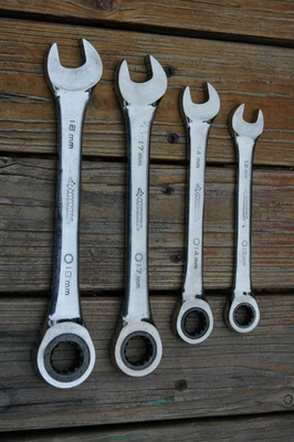 HUSKY Tools Box and Open End Ratcheting Metric Wrench Mixed Lot 4 Piece Mechanic - Image 1 of 4