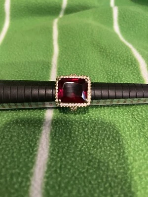 Impresionante anillo de cóctel estilo rubí con diamante circundante simula talla 8 EE. UU. Foto 1 de 4