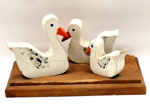 W. Glick Signed 1984 Artisan Folk Art Primitive Painted Wood Ducks Figurine - Picture 1 of 22