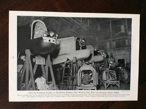 1942 vintage original magazine photo print Girls Working On Stirling Bomber WWII - Picture 1 of 1