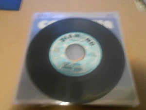 RONNIE  DOVE - 45 -      "  KISS AWAY  "   - Picture 1 of 1