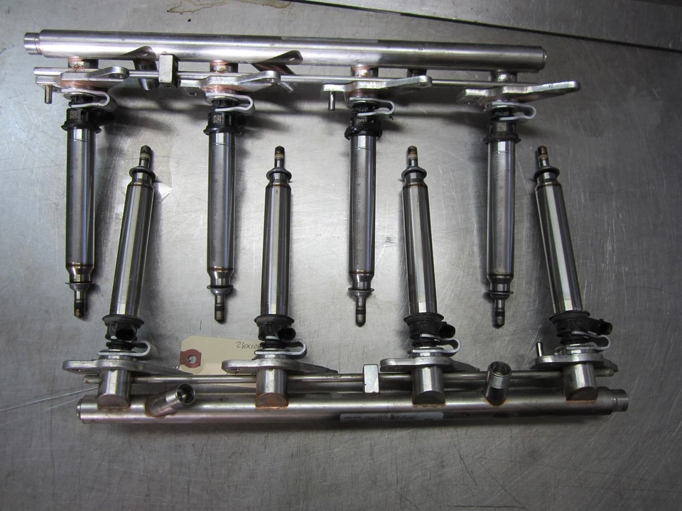 Juego de inyectores de combustible con riel de 2013 Mercedes-Benz GL550 4,6 A2780703395 Foto 1 de 4