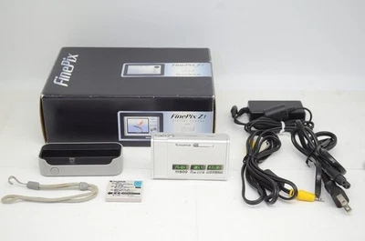 FUJIFILM FinePix Z1 5.1MP Compact Digital Camera Silver w/ Box #251002f - Image 1 of 4