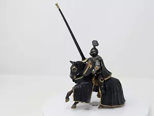 Schleich 70032 Tournament Knight Black and Gold Retired World Of Knights B58 - Picture 1 of 10