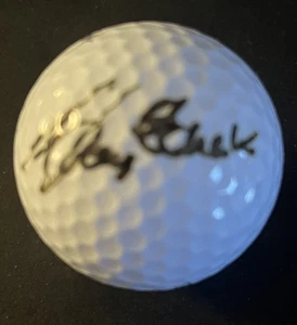 BOBBY CHARLTON - MANCHESTER UNITED LEGEND - EXCELLENT SIGNED GOLF BALL - Picture 1 of 1