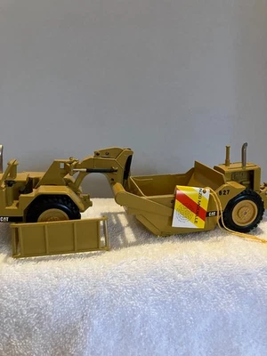 CAT CATERPILLAR PUSH PULLSCHURFZUG 1:50 scale MIB - Image 1 of 4