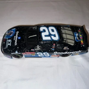 #29 Harvick GM ET Toys R Us 2002 Monte Carlo Action NASCAR Diecast Car 1:24 - Picture 1 of 7