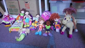 Groovy Girls Dolls and Furniture Lot of 16 Nine Dolls and 7 Furniture - Picture 1 of 12