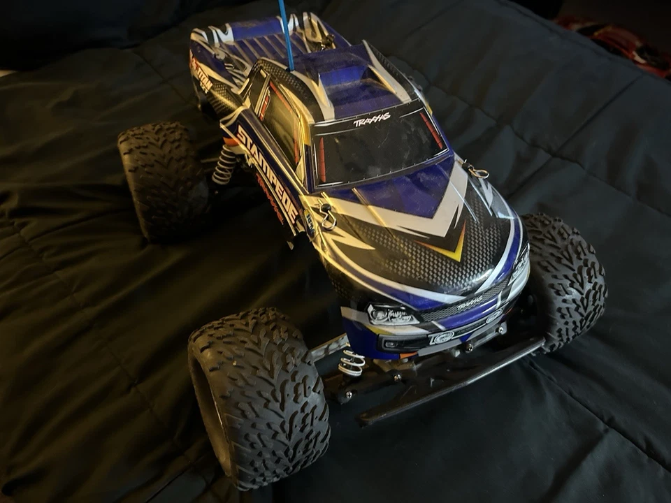 Traxxas Stampede 2WD atualizado - Imagem 1 de 4