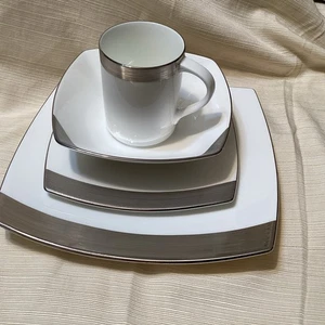 Mikasa Ridge Square 8 Piece Place Setting , China - Picture 1 of 10